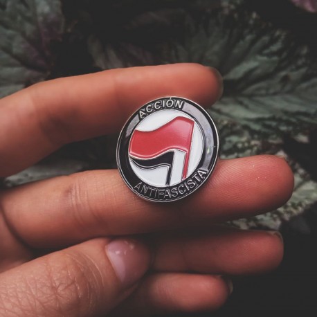 Pin metálico enamel acción antifascista
