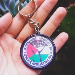 International solidarity with the palestinian struggle keychain